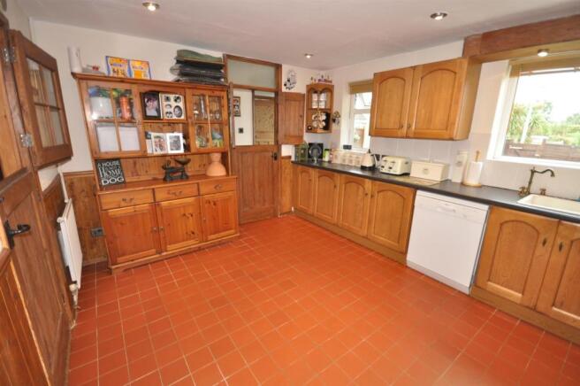 KITCHEN DINER