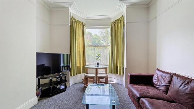 1 bed House Share to rent Image 4