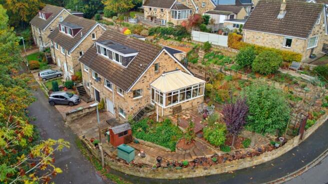 41 Deadmanstone, Huddersfield photo 2