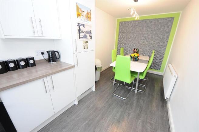 3 bed Semi-Detached for sale Image 7