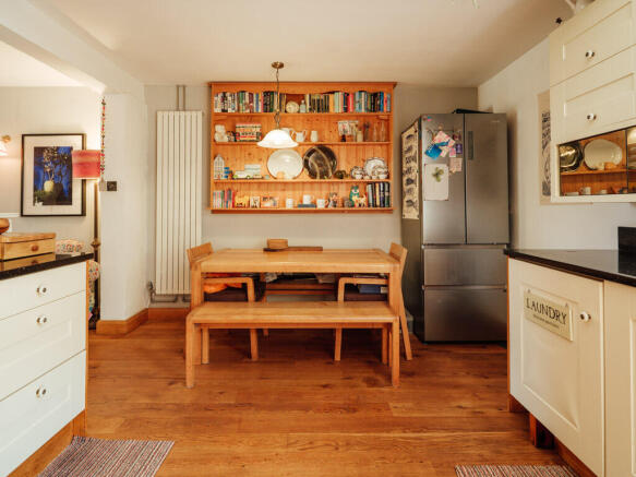 Kitchen / Dining Area