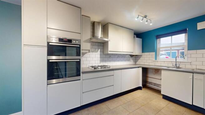 Wilfred Owen Close, 6, Kitchen.jpg