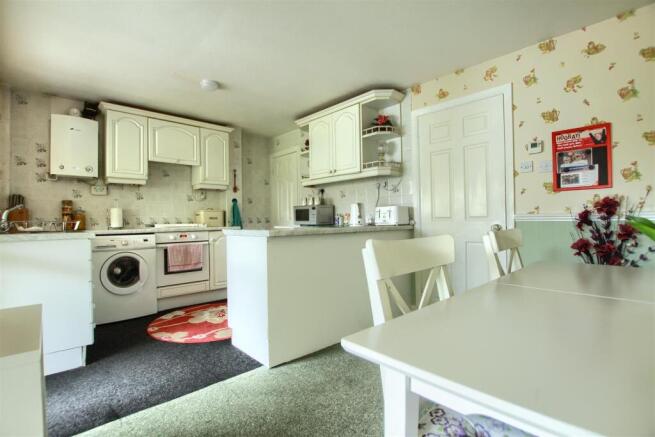 3 bed Semi-Detached for sale Image 5