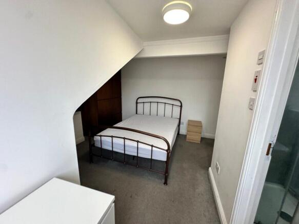 3 bed Terraced to rent Image 7