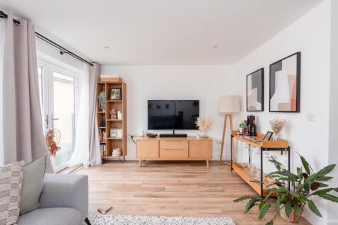 Aspen Drive, Cribbs Causeway