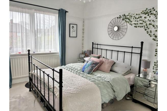 3 bed Semi-Detached for sale Image 9