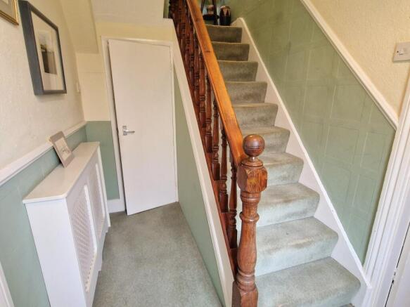 3 Clevis Hill, Newton Village, Porthcawl, CF36 5NT photo 4