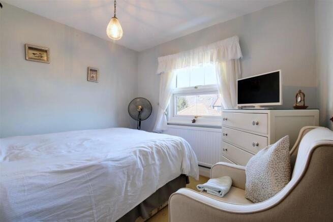 Bed 3.jpg
