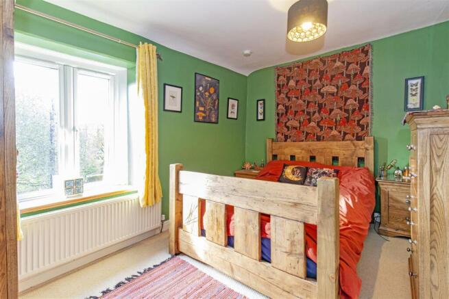 Bedroom 1-1.jpg