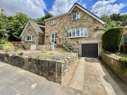 Mansion Gardens, Taylor Hill, Huddersfield, HD4 7RF