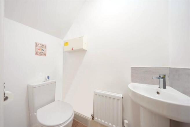 3 bed Terraced for sale Image 5
