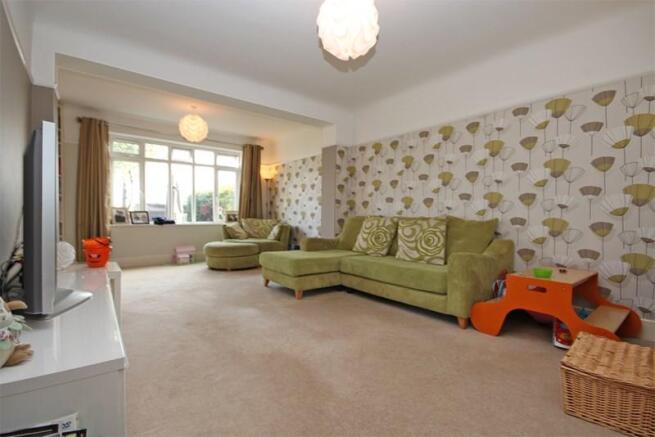 Spacious lounge
