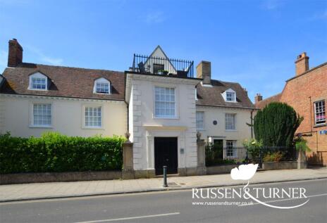 Refurbished apartment in Old School Court, King Street.
