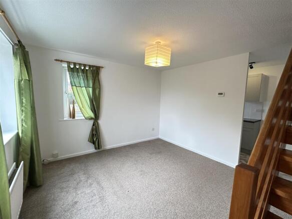 1 bed Semi-Detached to rent Image 5