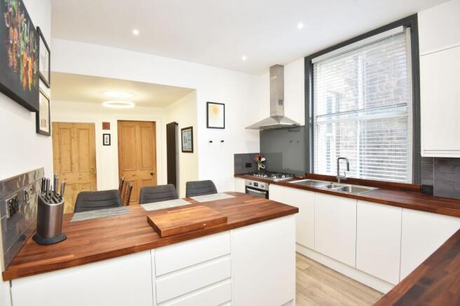 2 bed Flat for sale Image 8