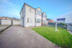 9, Hainsworth Moor Crescent, Queensbury, Bradford BD13 2LZ