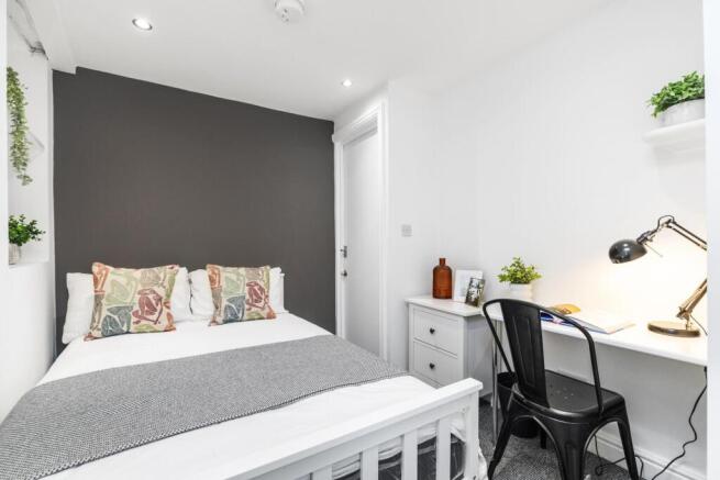 5 bed House to rent Image 11