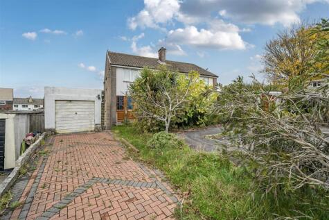Ash Close, Par