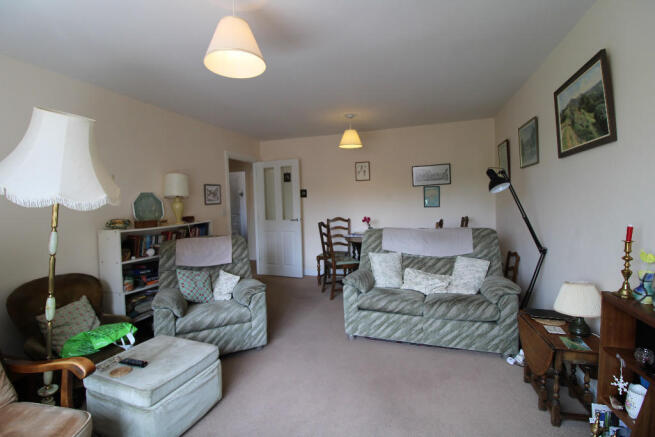 Lounge/dining room