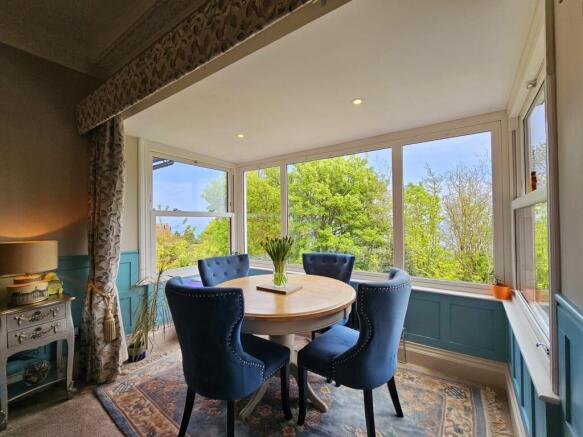 2 bed Flat for sale Image 6