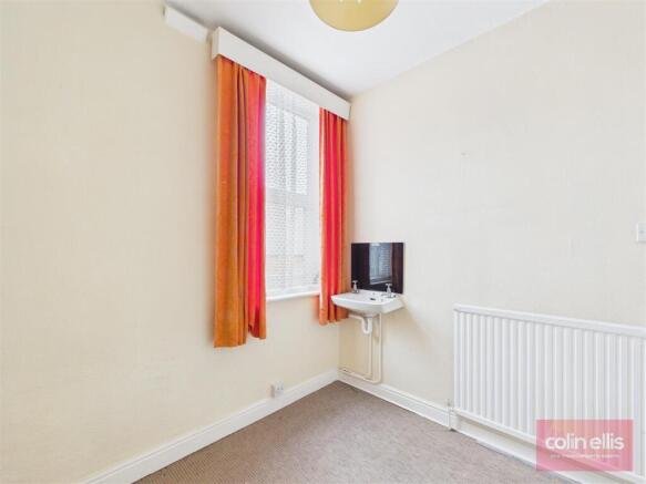 4 bed Semi-Detached for sale Image 12