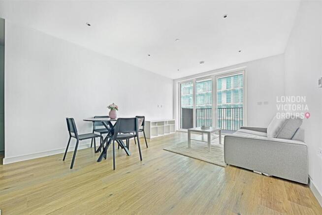 Iris House, Cedrus Avenue, Southall, UB1 photo 4