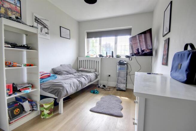 4 bed Semi-Detached for sale Image 6