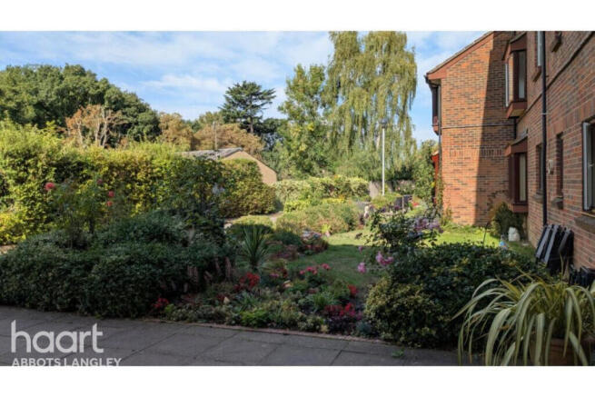 1-bed house on The Grange, Abbots Langley, £179,950