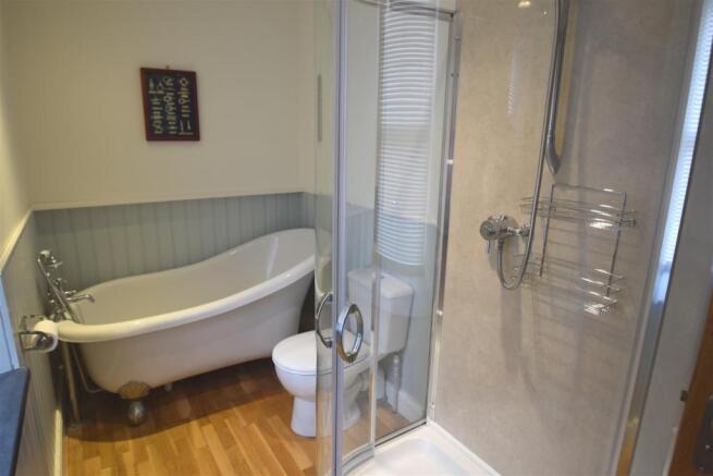 Bathroom.JPG