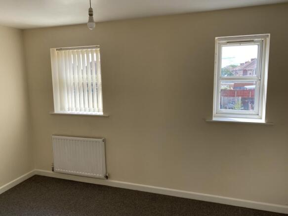 2 bed House to rent Image 4