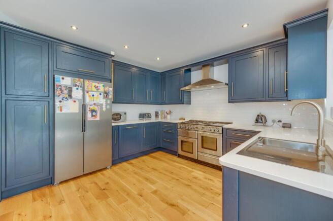 3 bed Semi-Detached for sale Image 6