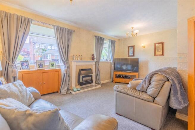 5 bed Detached for sale Image 12