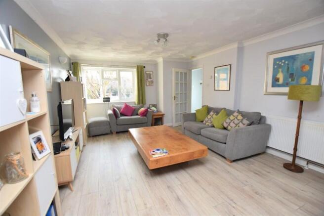 Lounge/dining room