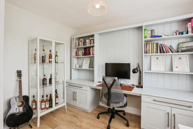 Bedroom/Study