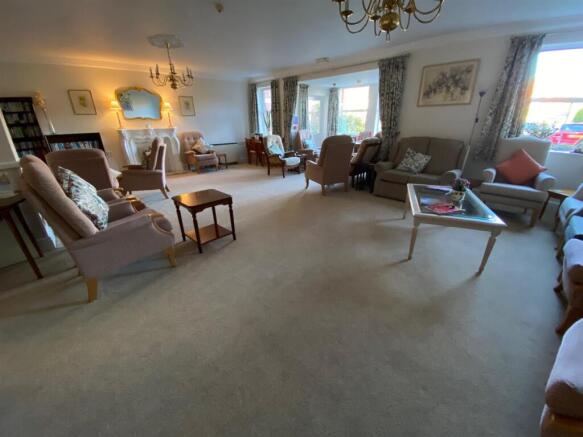 Residents Lounge.jpg