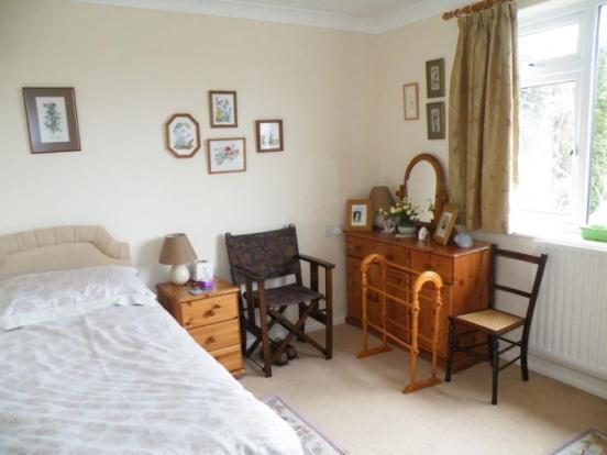 7 BEDROOM 2
