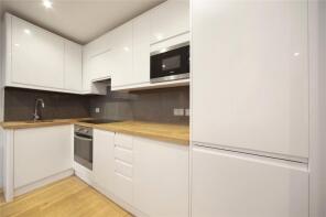 10, Corben Mews, London SW8 4TA