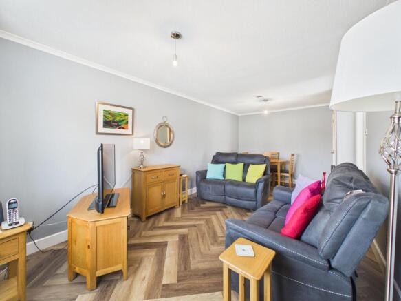 2 bed Semi-Detached Bungalow for sale Image 6