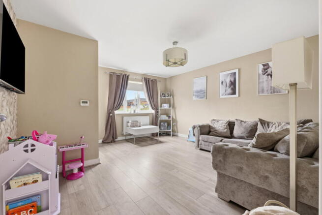 3 bed Semi-Detached for sale Image 11