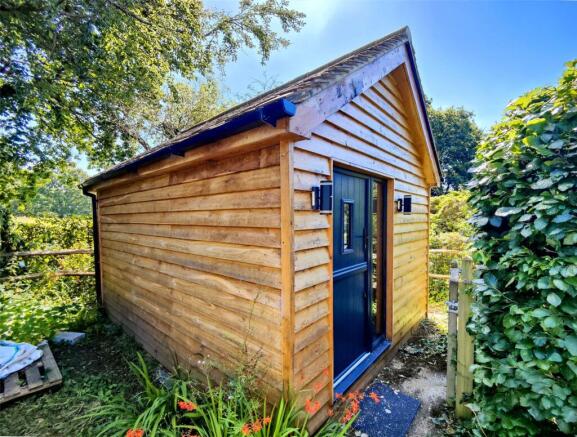 Office/Outbuilding