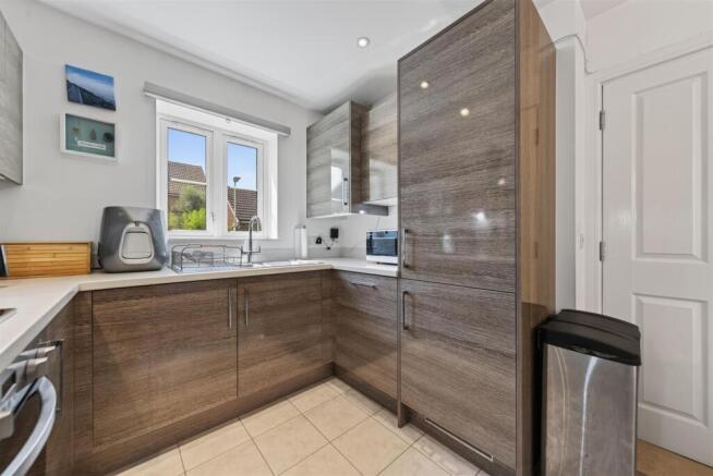 Flat2,2BedgeburyPlWeb19.jpg