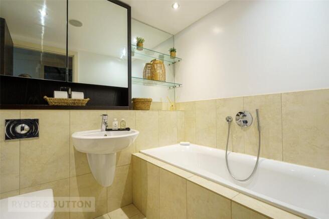 2 bed Apartment for sale Image 11