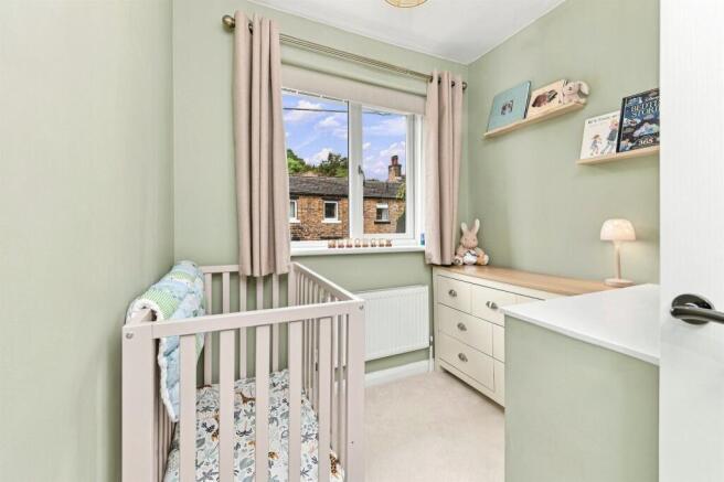 4 bed Semi-Detached for sale Image 11