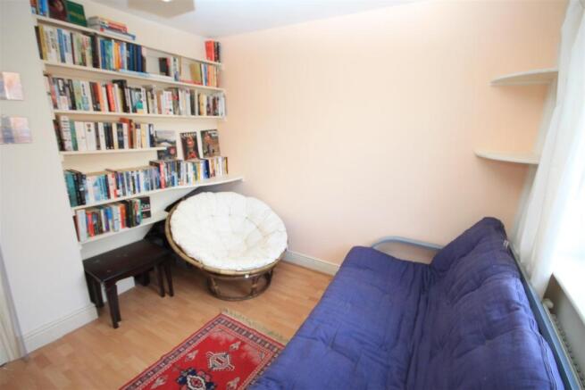BEDROOM 2