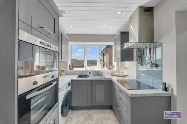 4 bed Semi-Detached for sale Image 7