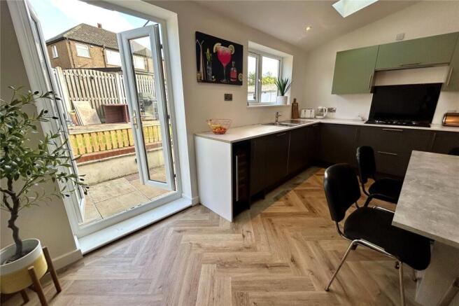 4 bed Semi-Detached for sale Image 6