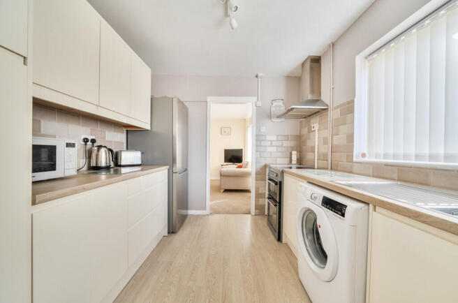 Chaucer Road, Hillside, Rugby photo 4