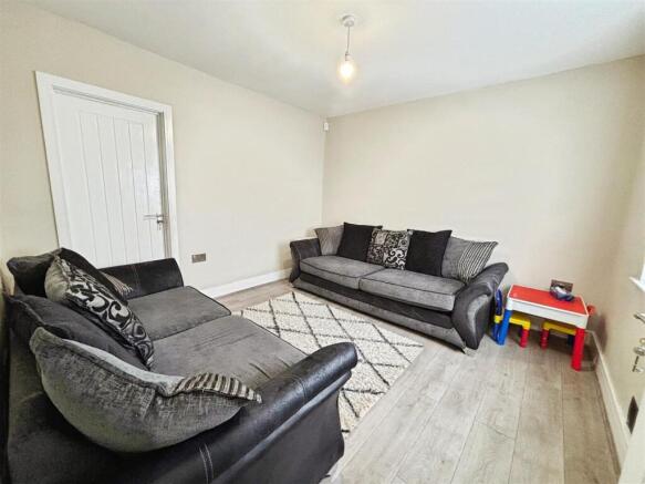 3 bed Semi-Detached for sale Image 8
