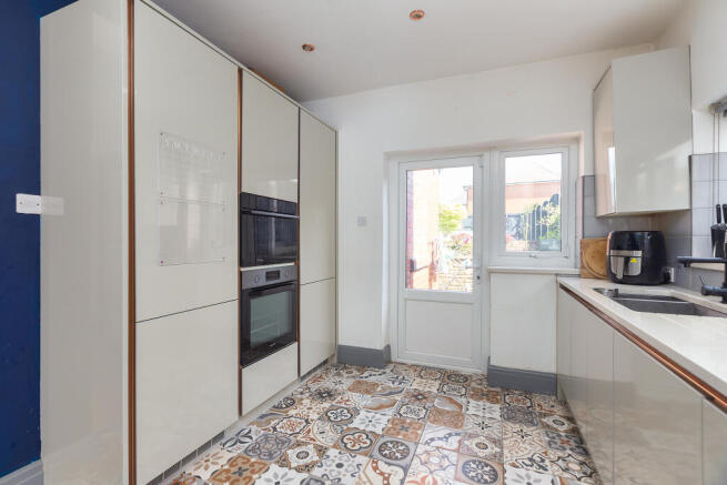 4 bed Semi-Detached for sale Image 12