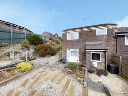 4, Queen Elizabeth Road, Launceston PL15 8EZ